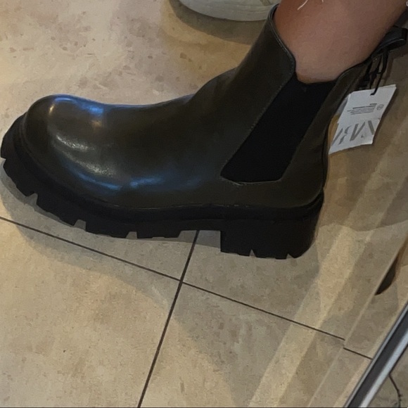 Zara low heeled lug sole ankle boots - Picture 12 of 12